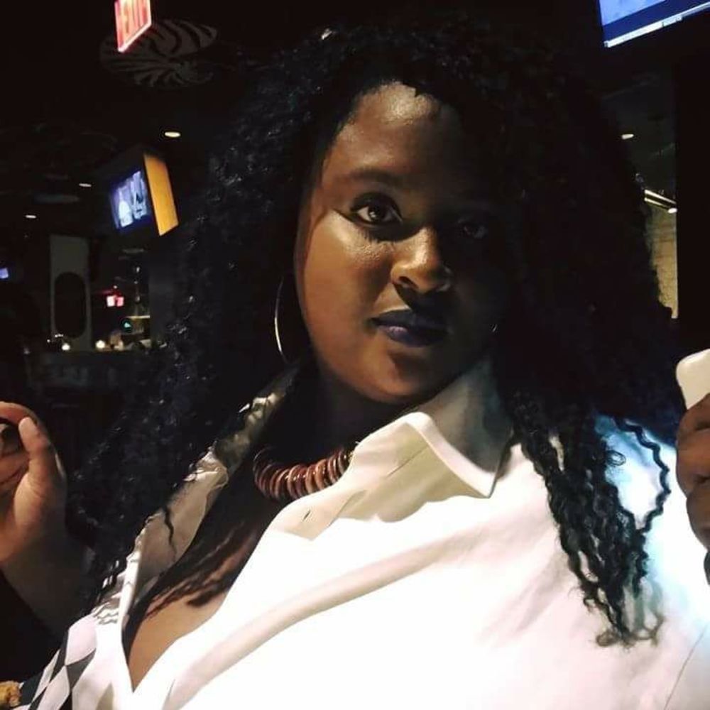 Meet your Posher, Adrienne